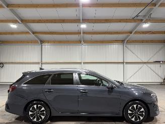 krockskadad bil auto Kia Ceed 1.6GDI PHEV 77kW Automaat DynamicPlusLine 2022/1