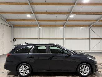 krockskadad bil auto Kia Ceed 1.6CRDi 85kW Clima Camera Dynamicline 2019/7