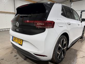 Volkswagen ID.3 59kWh 150kW Pro Business picture 35