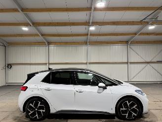 Damaged car Volkswagen ID.3 59kWh 150kW Pro Business 2024/7