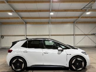 Schadeauto Volkswagen ID.3 58kWh First MAX Panoramadak 150kW 2020/10