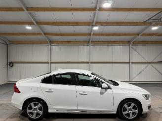 damaged passenger cars Volvo S-60 2.0D2 88kW Automaat Nordic+ 2017/2