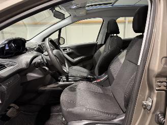 Peugeot 2008 1.2PureTech 60kW Automaat Blue Lion picture 13