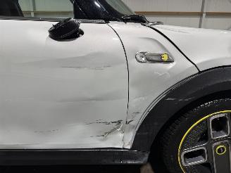 Mini Electric 33kWh 135kW Charged picture 18