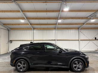 Unfallwagen Ford Mustang Mach-E 98kWh Extended RWD 2021/1