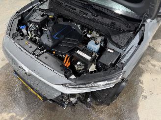 Hyundai Kona 64kWh 150kW Premium picture 28