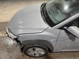 Hyundai Kona 64kWh 150kW Premium picture 18