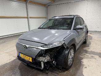 Hyundai Kona 64kWh 150kW Premium picture 11