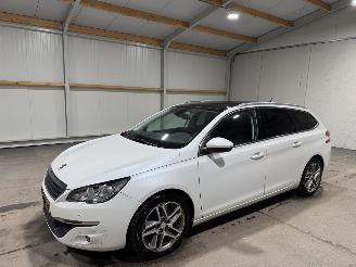 Peugeot 308 1.6BlueHDI 88kW Lease Executive Pack Pano picture 9