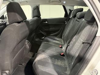 Peugeot 308 1.6BlueHDI 88kW Lease Executive Pack Pano picture 20