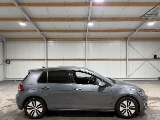 Schadeauto Volkswagen e-Golf 36kWh 100kW Automaat Clima 2018/10