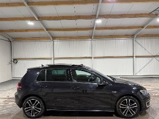 Vaurioauto  passenger cars Volkswagen Golf 1.4TSI 110kW Automaat Pano GTE 2015/12