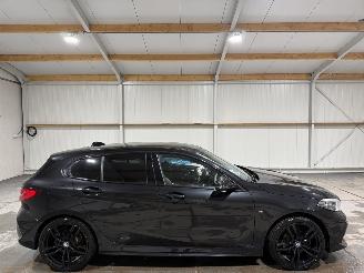Schadeauto BMW 1-serie 118i 103kW Automaat Executive Edition 2019/11