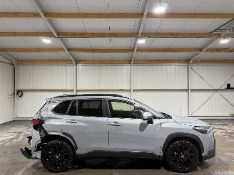 Vaurioauto  passenger cars Toyota Corolla Cross 1.8 Hybrid 72kW Automaat Business Plus 2024/2