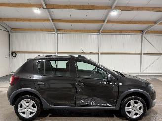 skadebil auto Dacia Sandero 0.9TCe 66kW Stepway Laureate 2014/2