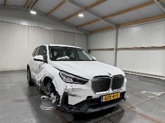 BMW iX1 67kWh 150kW eDrive20 Automaat picture 3