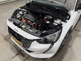 Peugeot e-208 EV 50kWh 100kW Active picture 25