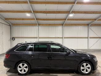 uszkodzony samochody osobowe Skoda Superb 1.6TDI 88kW Automaat Style Business 2016/4