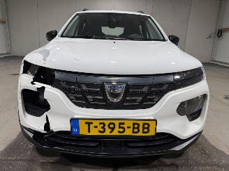 Dacia Spring 27kWh 33kW Comfort Plus Orange Pack picture 23