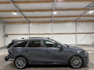 Voiture accidenté Kia Ceed 1.5T-GDi 103kW Automaat Pano GT-PlusLine 2025/6