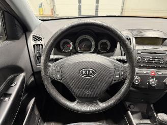 Kia Cee d 1.4 80kW X-Tra ISG Airco picture 14