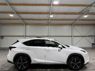 uszkodzony samochody osobowe Lexus NX 300ah 2.5Hybrid 114kW Automaat AWD Business Line Schuifkanteldak 2018/4