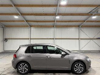 Schadeauto Volkswagen Golf 1.0TSI 85kW Comfortline 2015/10