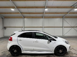 Voiture accidenté Kia Rio 1.4CVVT 80kW Executiveline Airco 2015/3