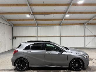 Vaurioauto  passenger cars Mercedes A-klasse 180 90kW Automaat Pano Ambition 2018/2
