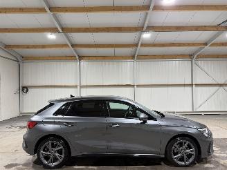 Unfallwagen Audi A3 SportBack 30TFSI 81kW Automaat S Edition 2023/7