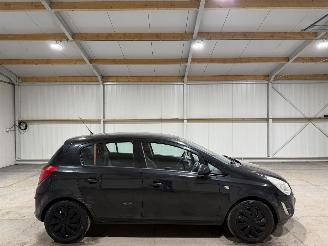 Schadeauto Opel Corsa 1.4-16V 74kW Anniversary Edition 2012/5