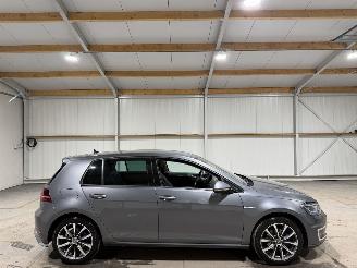 Coche accidentado Volkswagen Golf 36kWh 100kW Egolf  Leder Camera 2017/10
