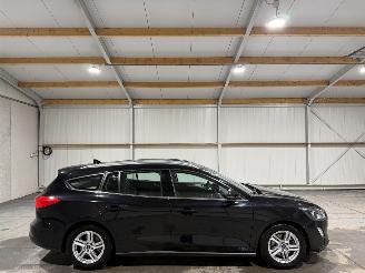 krockskadad bil auto Ford Focus 1.0EcoBoost 92kW Hybrid Trend Edition Business 2021/11