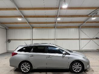 uszkodzony samochody osobowe Toyota Auris Touring Sports 1.8Hybrid 73kW Automaat Lease Pro 2013/8