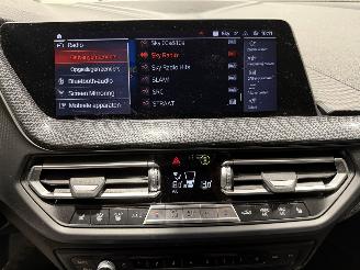 BMW 1-serie 118i 100kW Automaat High Executive picture 27