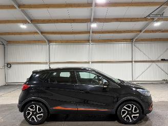 damaged passenger cars Renault Captur 1.5dCi 66kW Navi Dynamique 2015/4