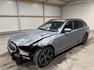 BMW 3-serie 330e 135kW Automaat Camera picture 9