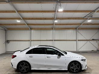 Schadeauto Mercedes A-klasse 200 120kW Automaat Pano Premium Plus 2019/10