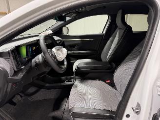 Renault Mégane E-Tech 60kWh 160kW Comfort Range Techno picture 38