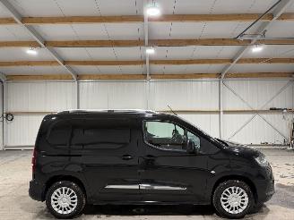 dommages fourgonnettes/vécules utilitaires Toyota Proace CITY 1.2Turbo 96kW Automaat Live 2021/2
