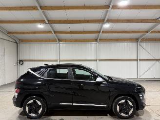 Schadeauto Hyundai Kona 65.4kWh 160kW Comfort Electric 2025/4