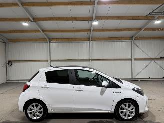 Schadeauto Toyota Yaris 1.5Hybrid 55kW Automaat Dynamic 2014/10