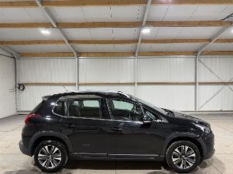 Voiture accidenté Peugeot 2008 1.2PT 96kW Clima Allure 2018/11