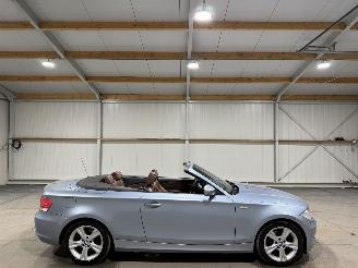 Unfallwagen BMW 1-serie Cabrio 118i 105kW Automaat Executive 2011/4