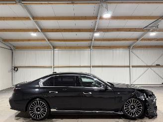 Schadeauto BMW 7-serie 750e 3.0 Hybride 230kW Automaat Luchtvering Xdrive Fulloption 2025/1