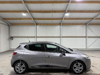Voiture accidenté Renault Clio 1.5dCi 66kW Airco Eco Night&Day 2015/12