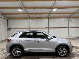 Schadeauto Volkswagen T-Roc 1.5TSI 110kW R-Line Business Clima Camera 2024/1