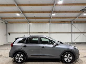 Schadeauto Kia Niro 1.6GDI PHEV 77kW Automaat DynamicLine 2017/10