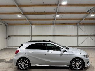 Vaurioauto  passenger cars Mercedes A-klasse 180 90kW Automaat Pano Ambition 2013/1