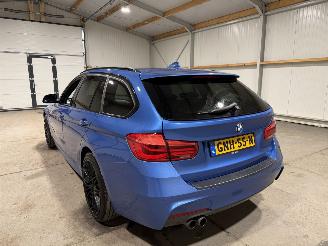 BMW 3-serie 320i 135kW Automaat High Executive picture 12